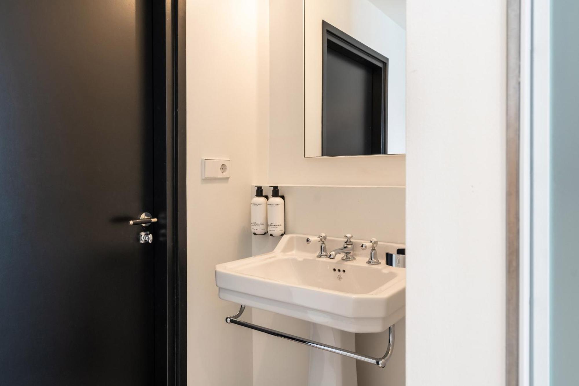 The Hunfeld Hotel Utrecht Bagian luar foto